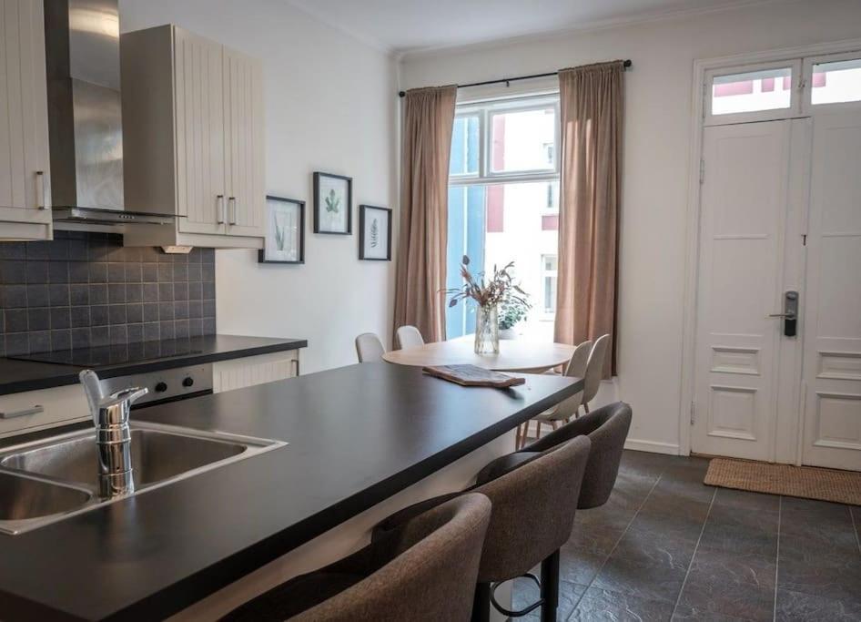 In The Heart Of Brosundet! Fully Equipped 3 Bed Room Ap Олесунн Екстер'єр фото